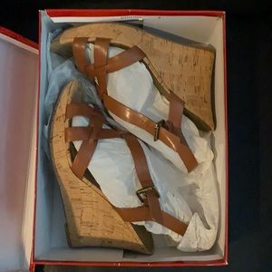 Guess brown leather sandals size 9